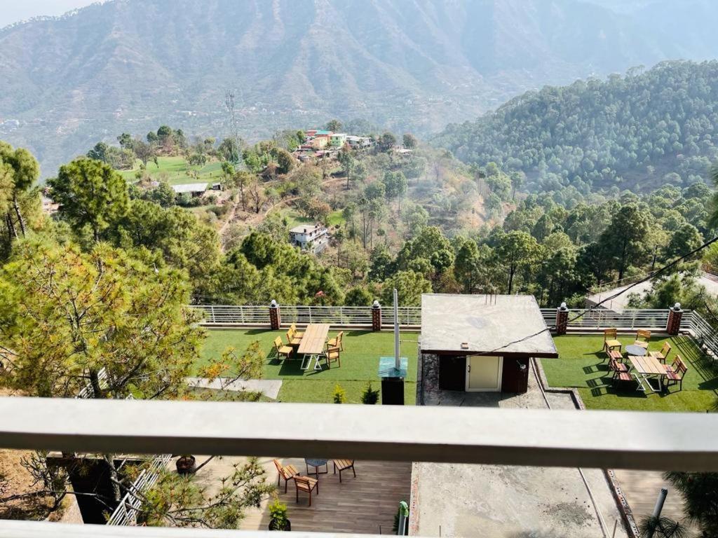 Hillcrest Heights Bed and Breakfast Kasauli Εξωτερικό φωτογραφία